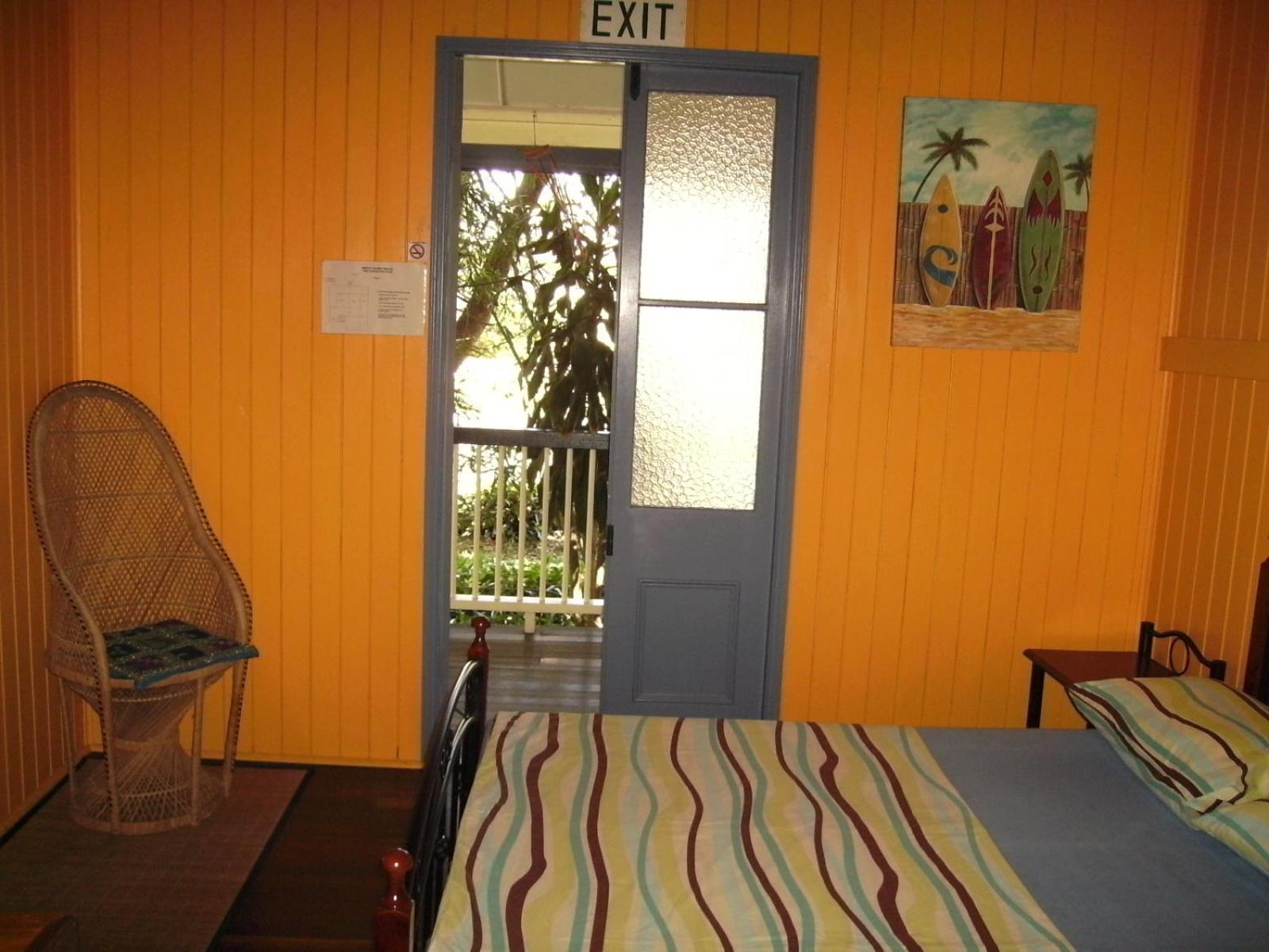 Mango Tourist Hostel Hervey Bay Room photo