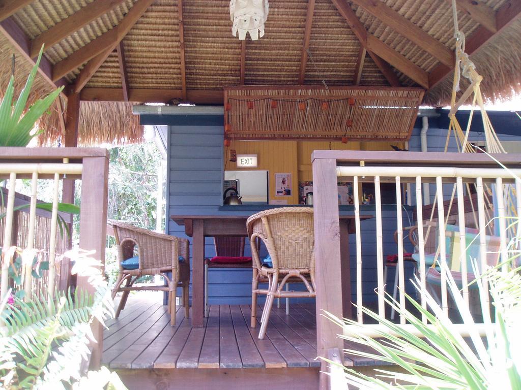 Mango Tourist Hostel Hervey Bay Exterior photo